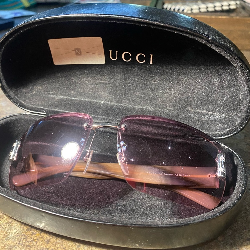 gucci - Picture 2 of 3